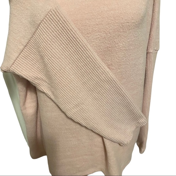 H&M Batwing Sweater Size Medium - Picture 3 of 7